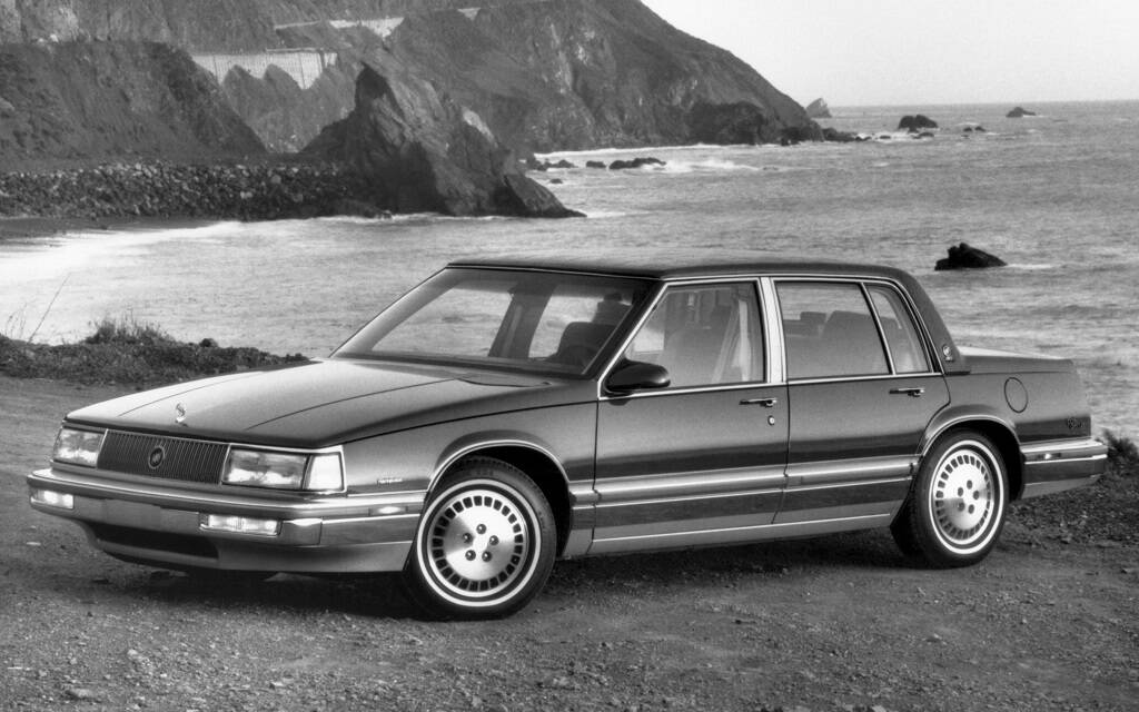 <p>Buick Electra Park Avenue 1990</p>