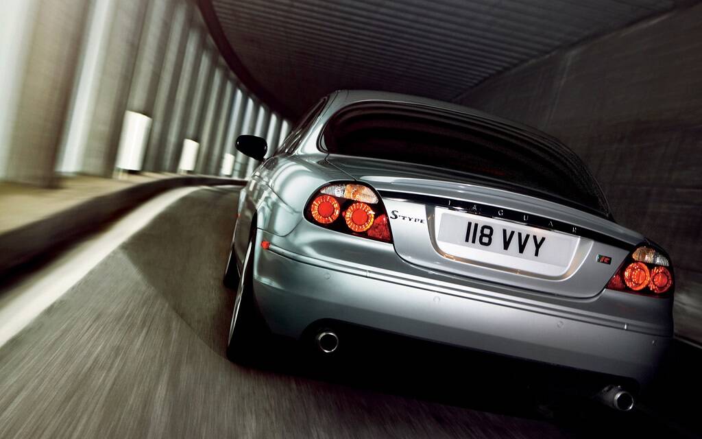 <p>Jaguar S-Type 2008</p>