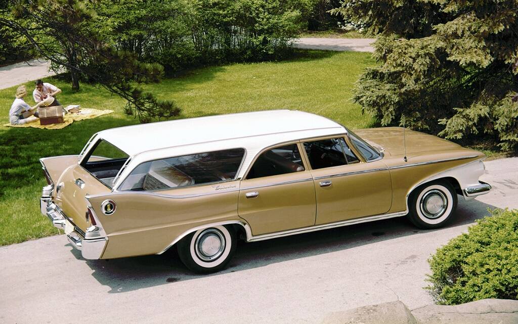 <p>Plymouth Sport Suburban 1960</p>
