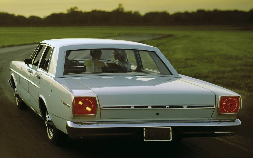 <p>Ford Custom 500&nbsp;1966</p>