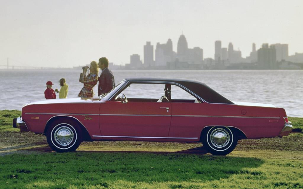 <p>Dodge Dart Swinger</p>