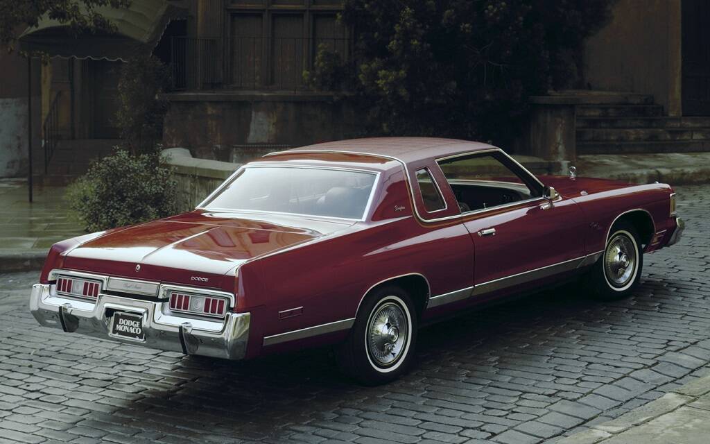 <p>Dodge Royale Monaco Brougham</p>