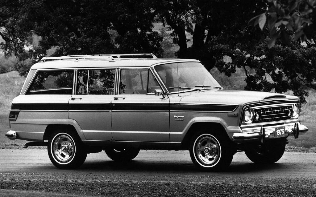 <p>Jeep Wagoneer</p>