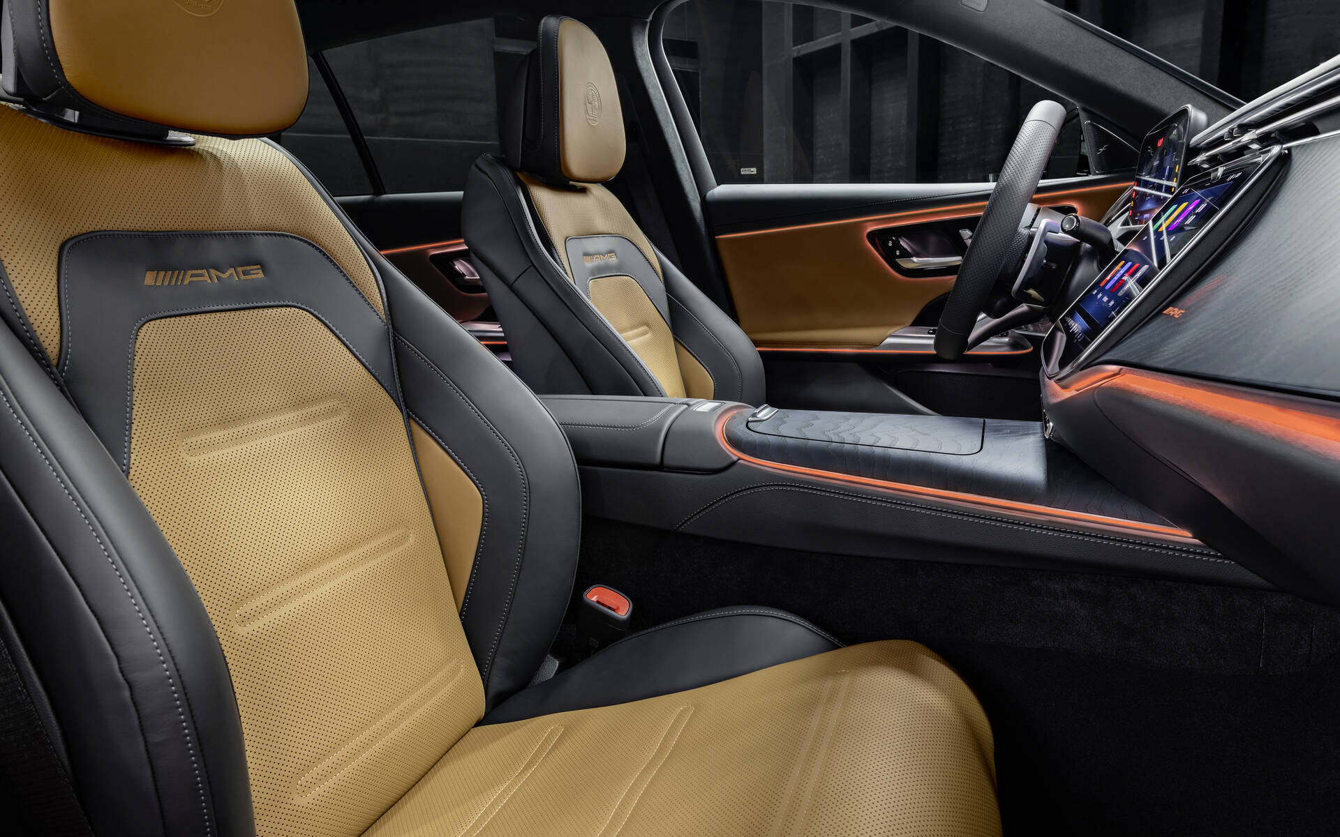 <p>Mercedes-AMG E 53 Hybride familiale 2026</p>