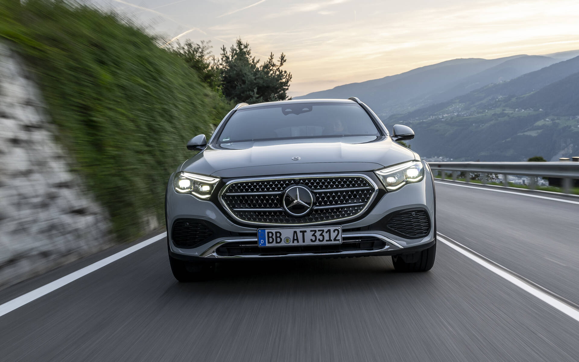 <p>Mercedes-Benz E 450&nbsp;4MATIC familiale tout-terrain 2026</p>