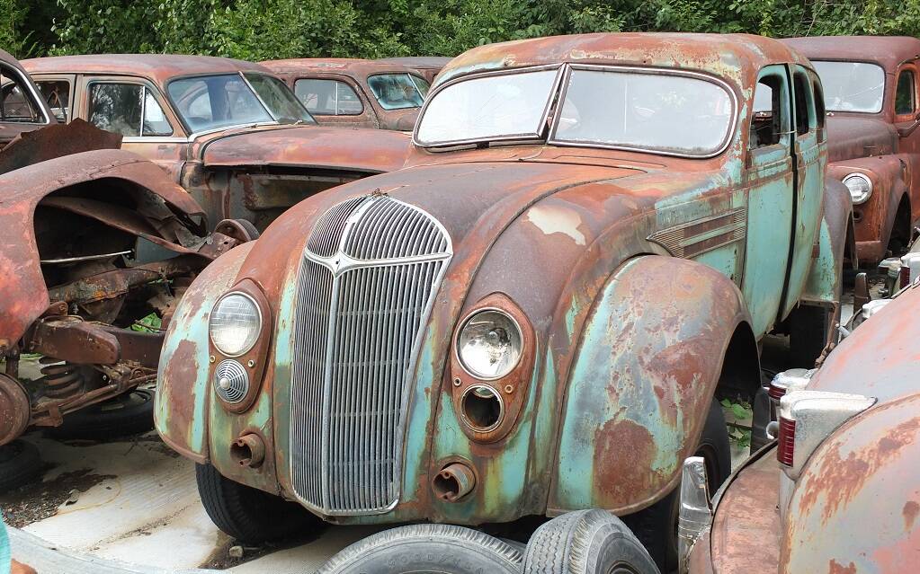 <p>Chrysler Airflow 1936</p>