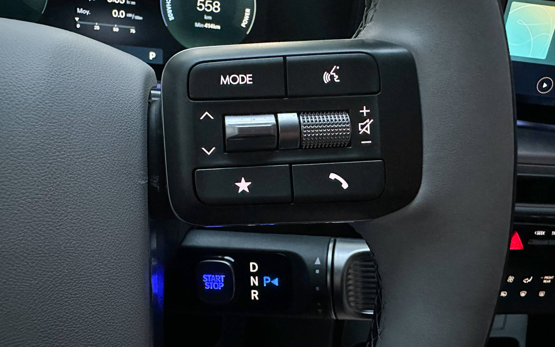 <p>Hyundai Ioniq 9 Preferred Calligraphy 2026</p>