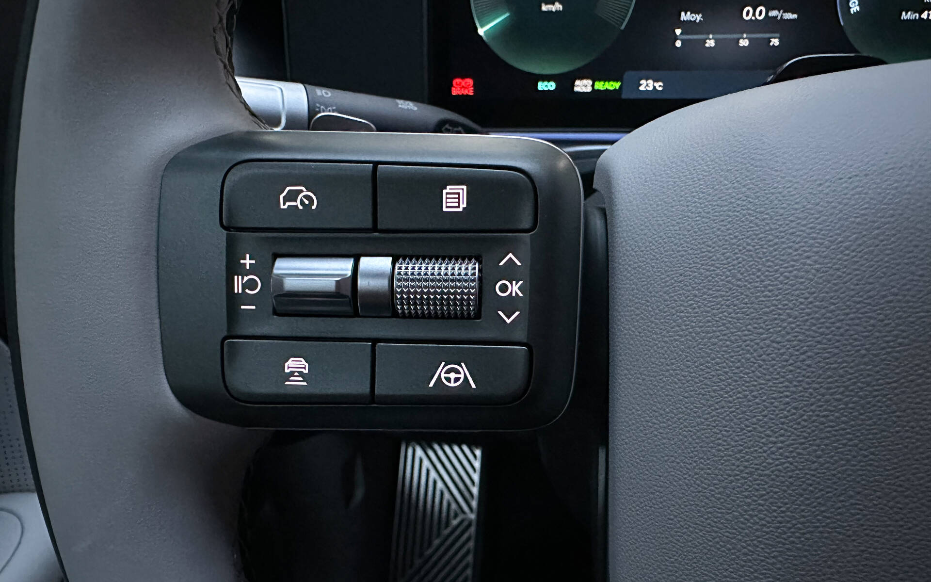 <p>Hyundai Ioniq 9 Preferred Calligraphy 2026</p>