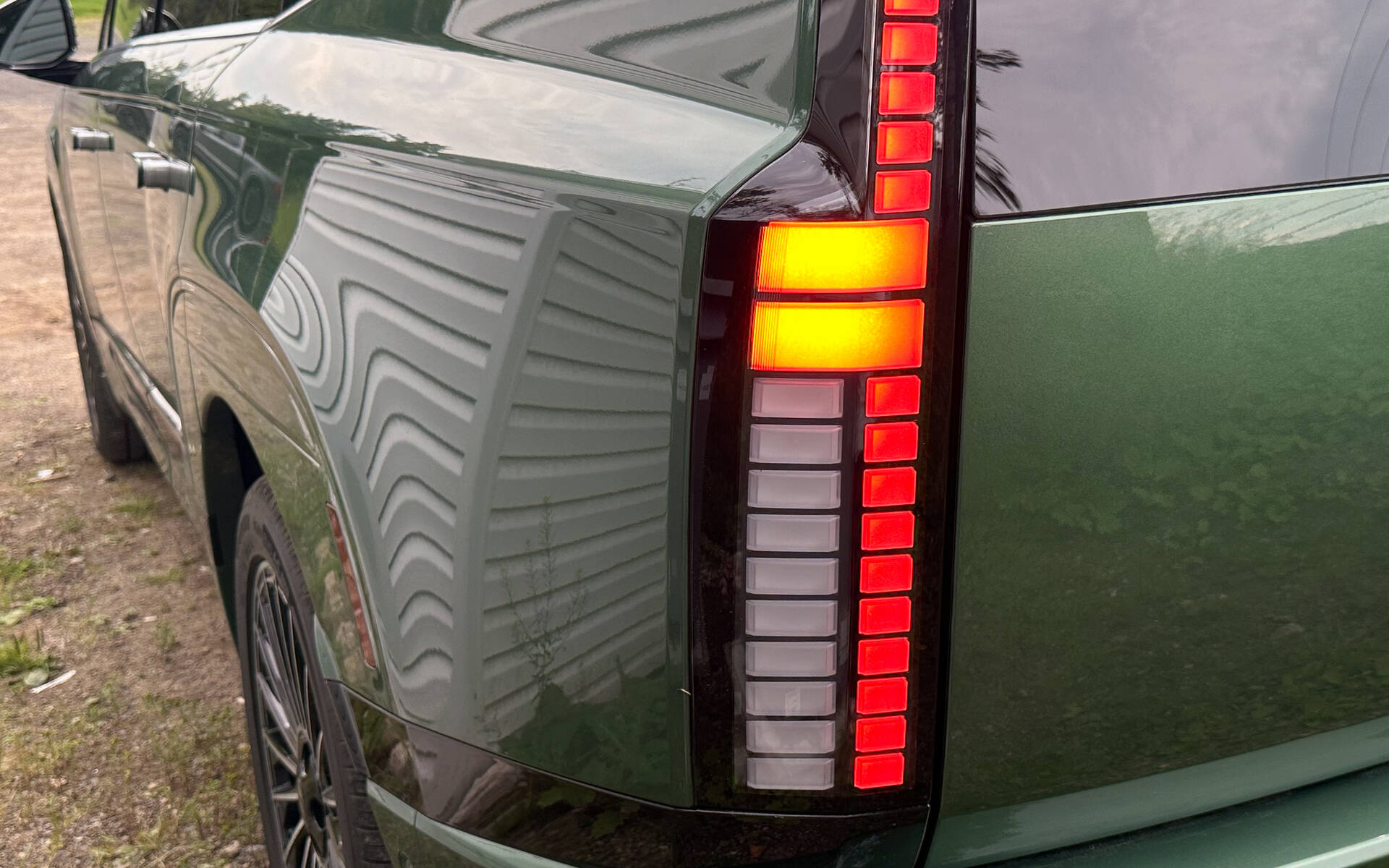 <p>Hyundai Ioniq 9 Preferred Calligraphy 2026</p>