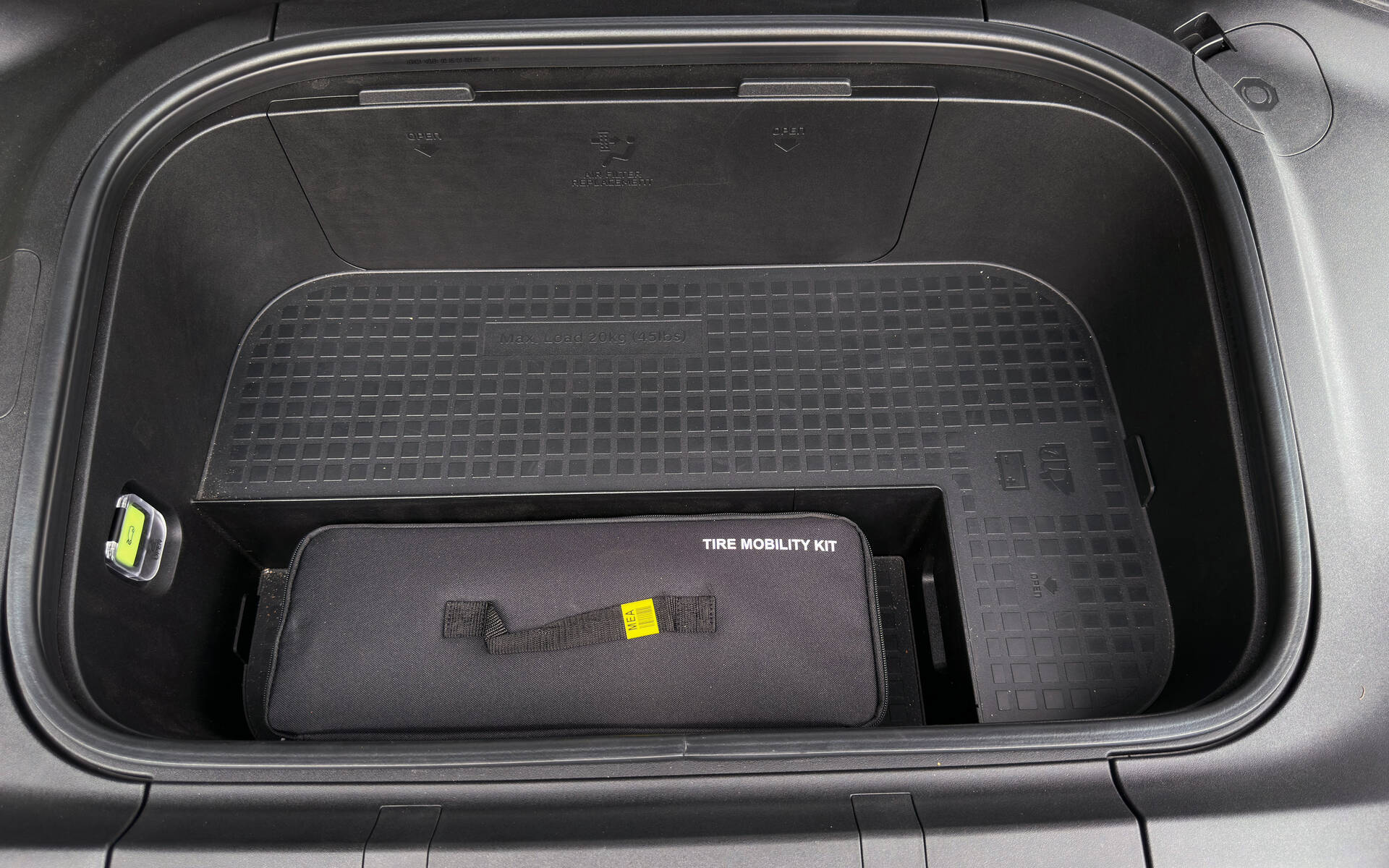 <p>Hyundai Ioniq 9 Preferred Calligraphy 2026</p>