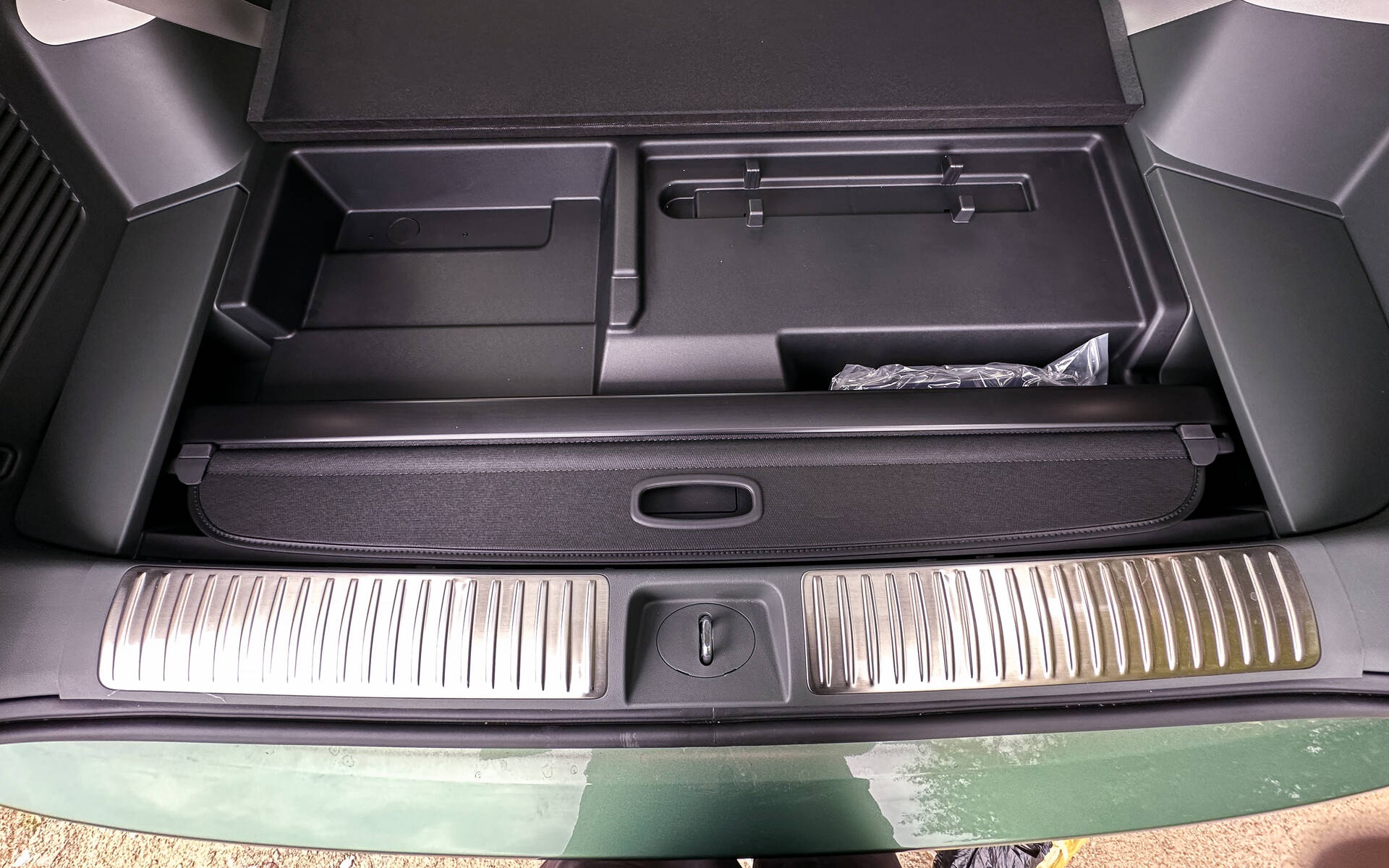 <p>Hyundai Ioniq 9 Preferred Calligraphy 2026</p>