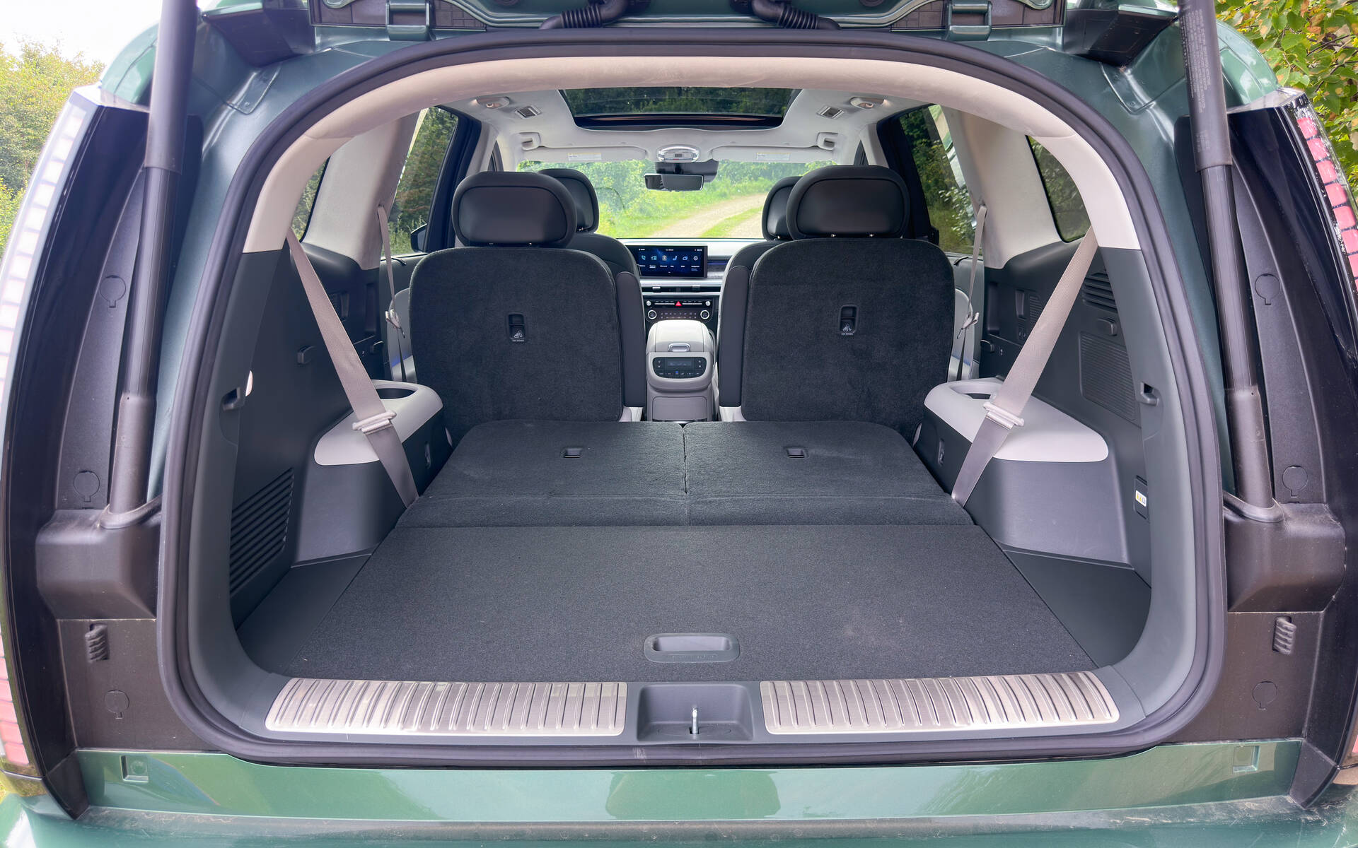 <p>Hyundai Ioniq 9 Preferred Calligraphy 2026</p>