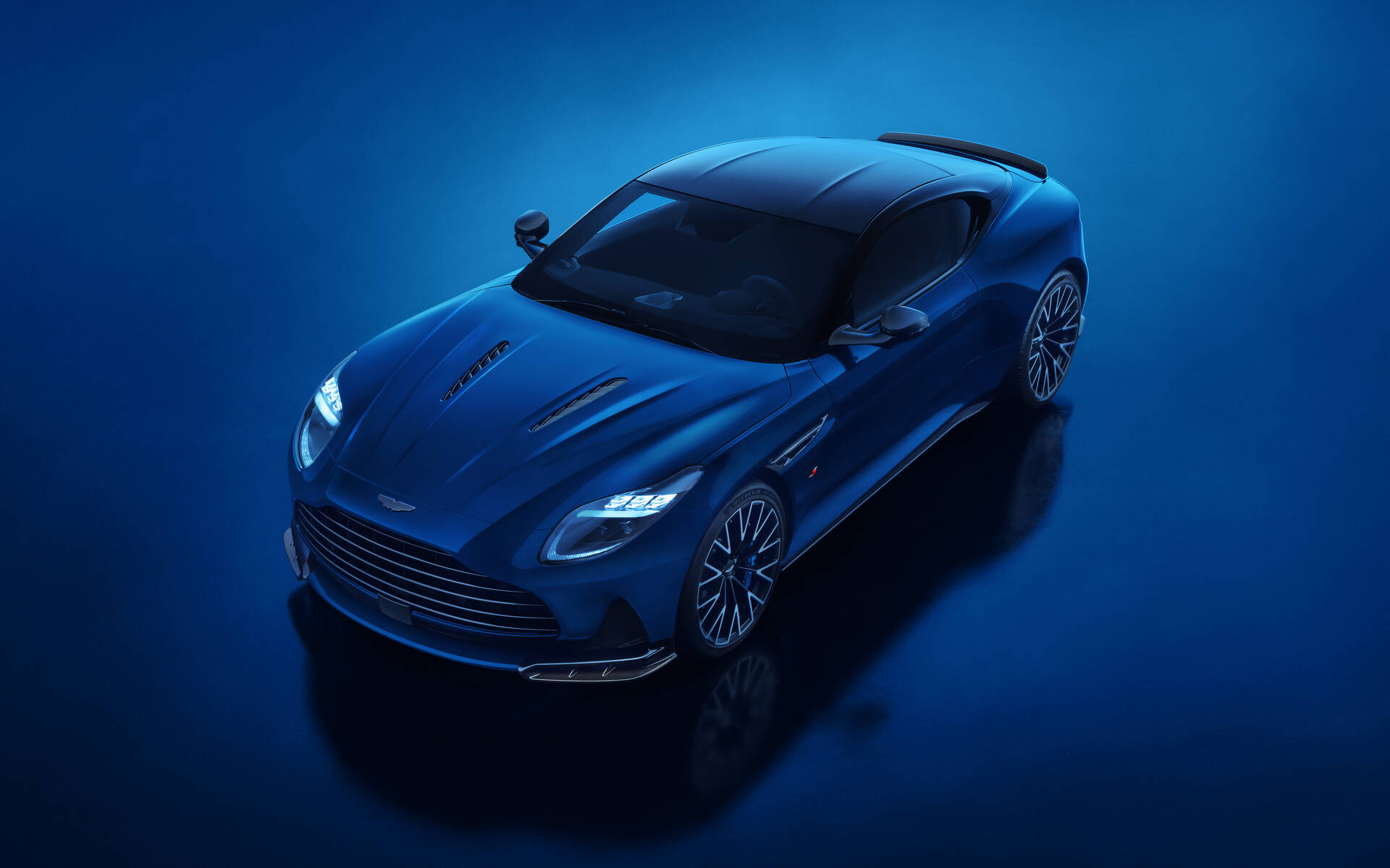 <p>Aston Martin DB12 S</p>