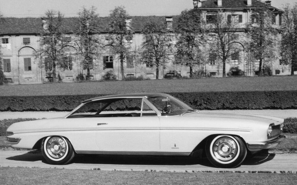 <p>Cadillac Jacqueline Brougham 1961 (dessiné par Pininfarina)</p>