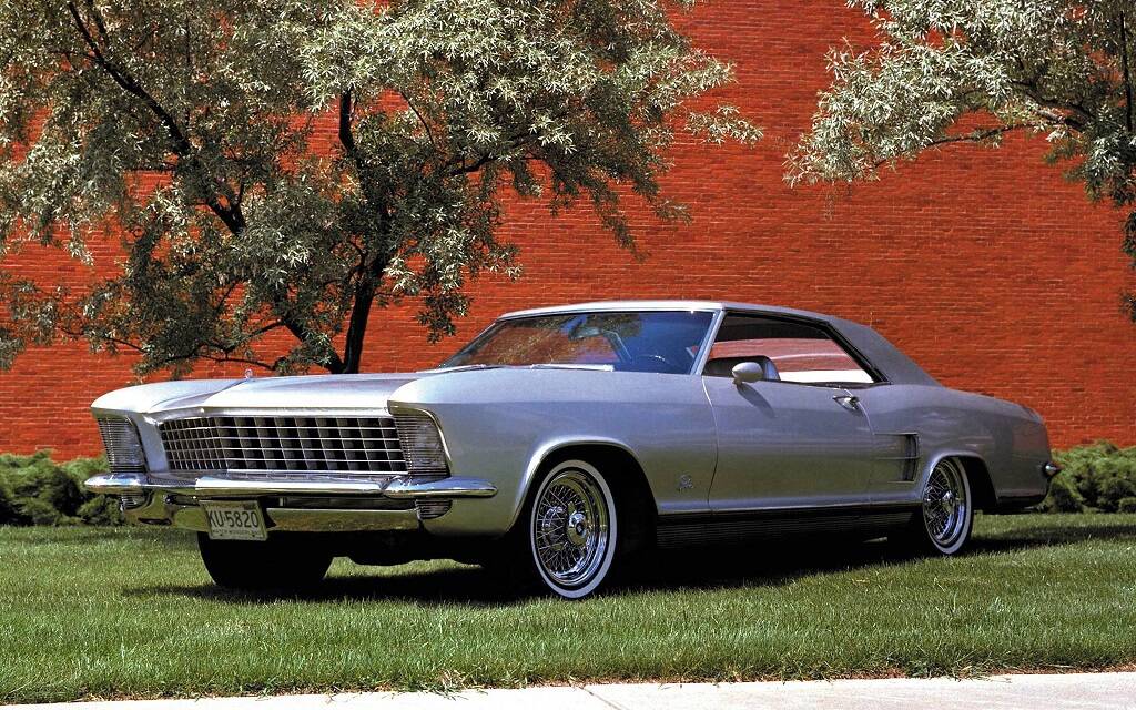 <p>Buick Riviera Silver Arrow 1963</p>