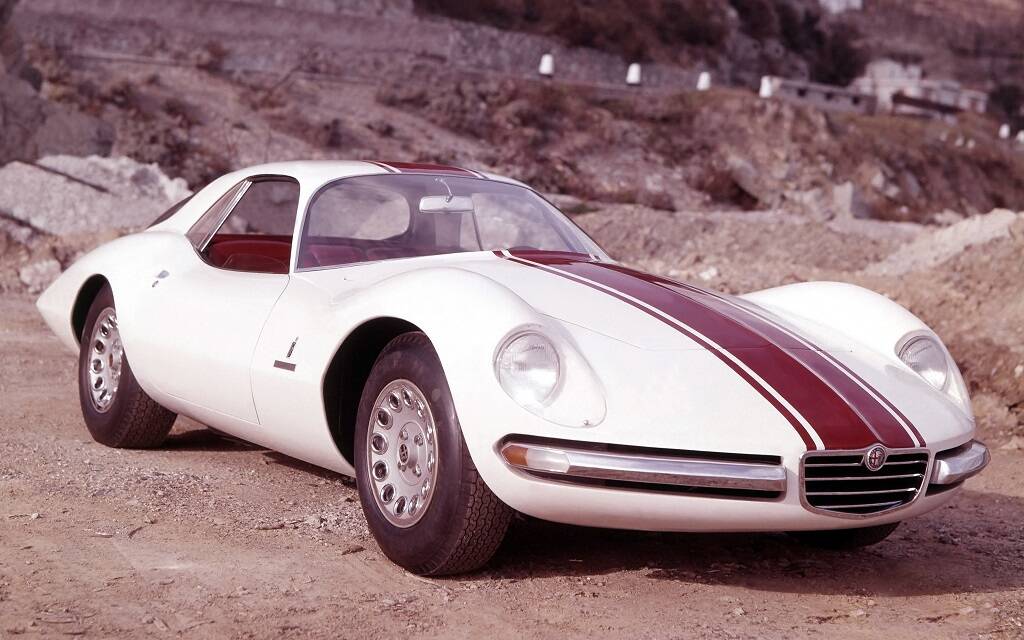 <p>Alfa Romeo Giulia 1600 Sport Coupe 1965 (dessiné par Pininfarina)</p>