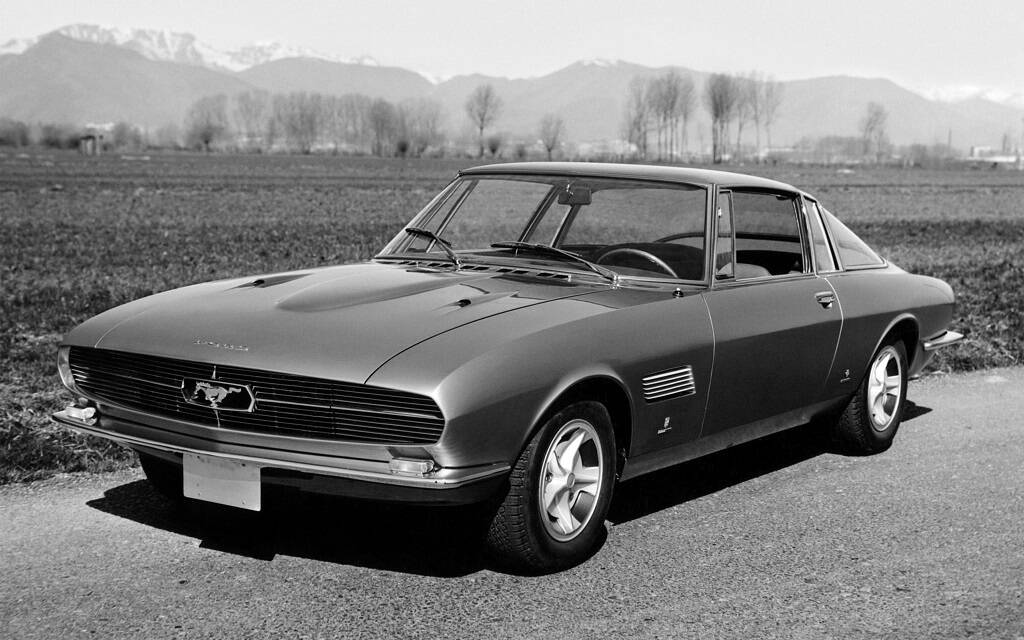 <p>Ford Mustang 2+2&nbsp;1965 (dessiné par Bertone)</p>