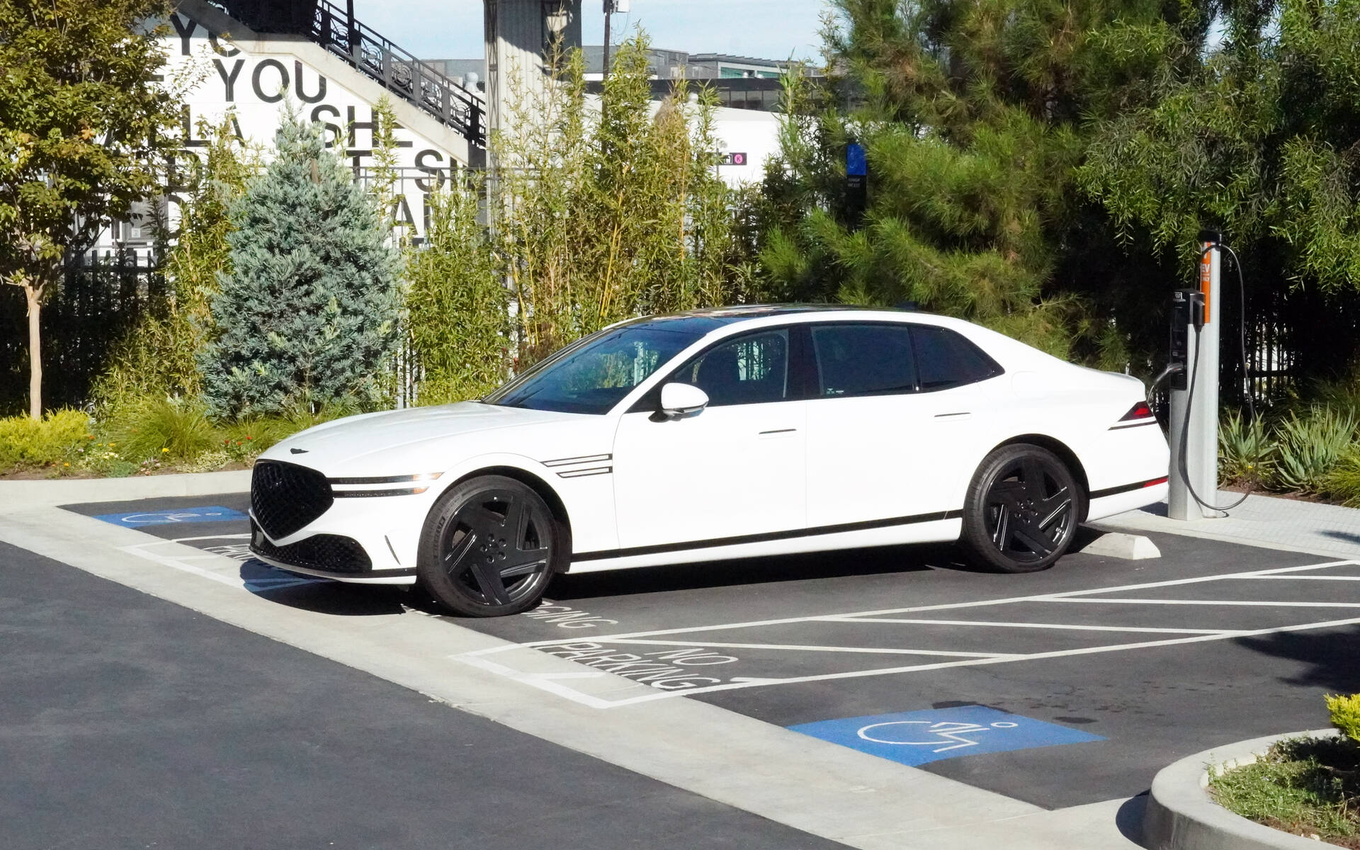 <p>Genesis G90 Noir Prestige 2026</p>