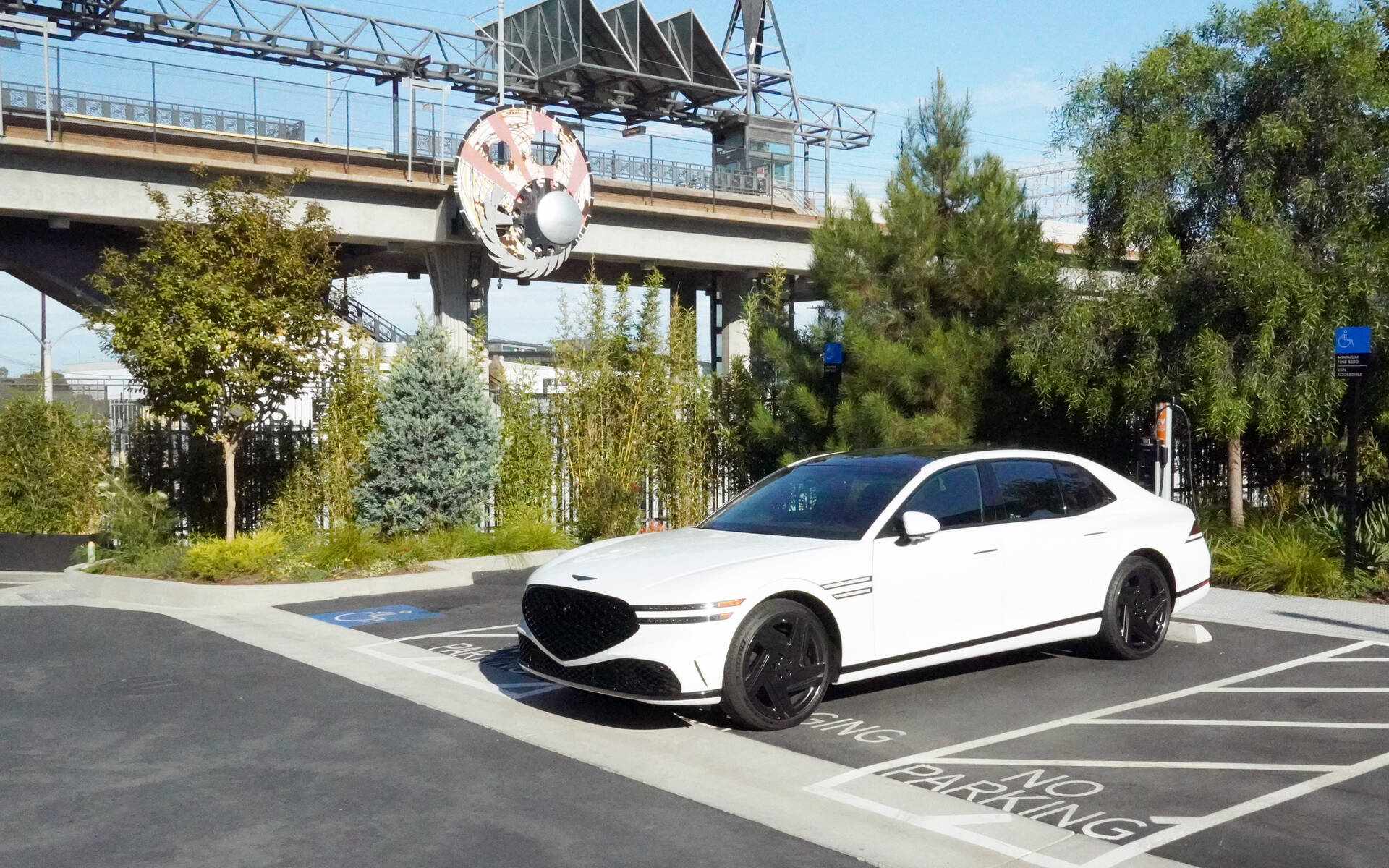 <p>2026 Genesis G90 Prestige Black</p>