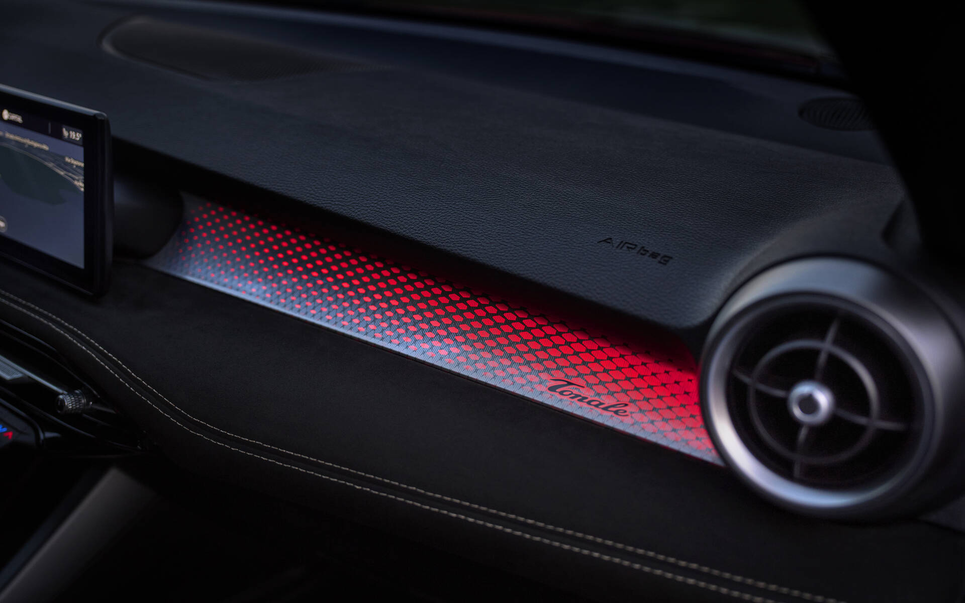 <p>Alfa Romeo Tonale 2026</p>