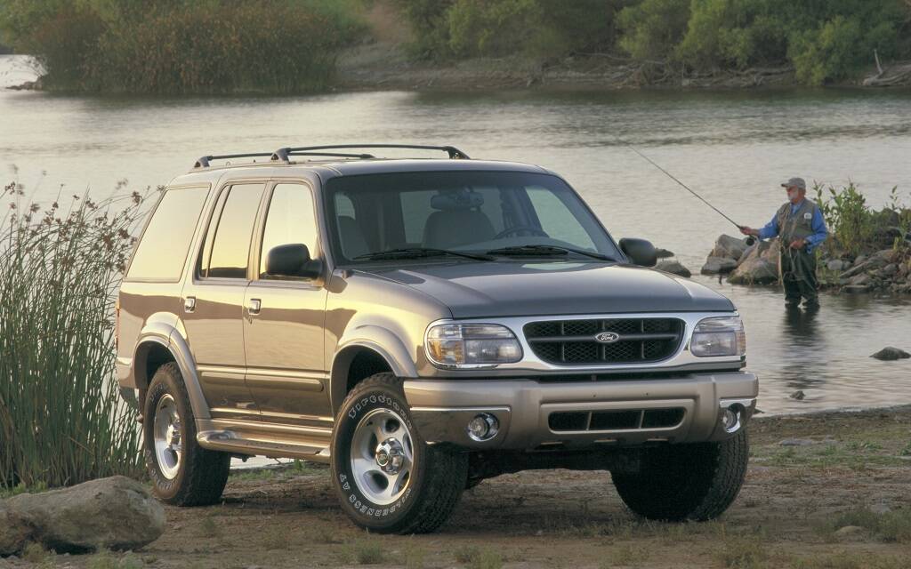 <p>Ford Explorer Eddie Bauer 2000</p>