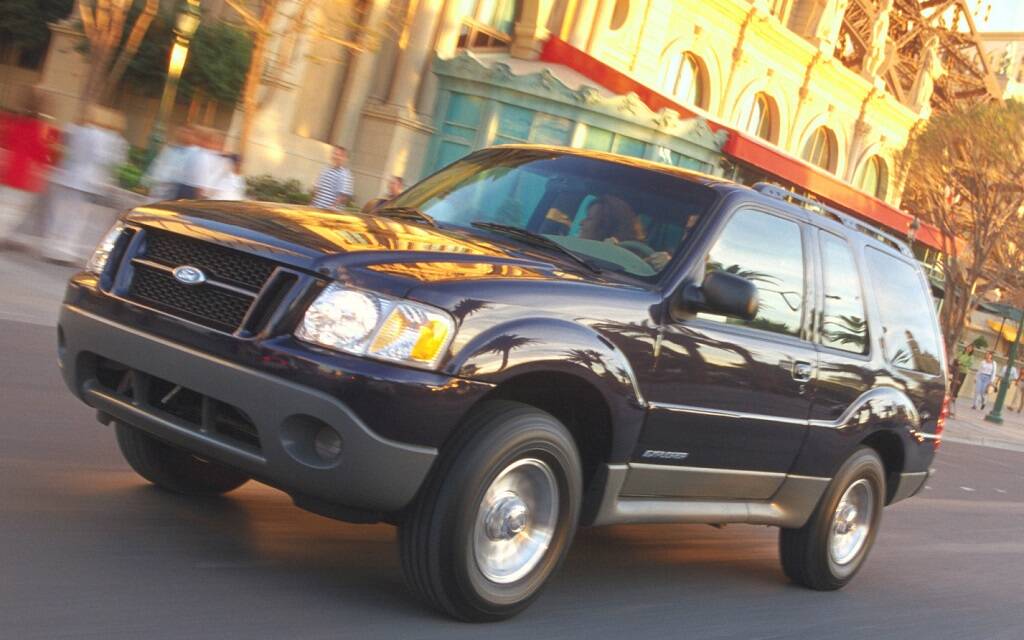 <p>Ford Explorer Sport 2001</p>