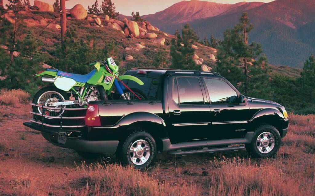 <p>Ford Explorer Sport Trac 2001</p>