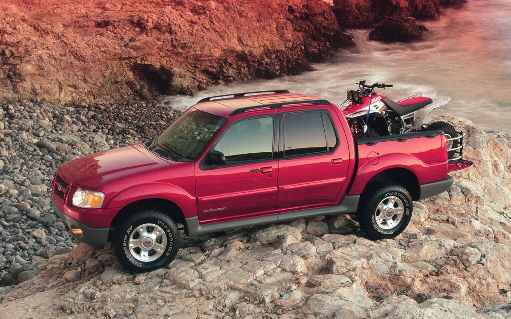 <p>Ford Explorer Sport Trac 2001</p>