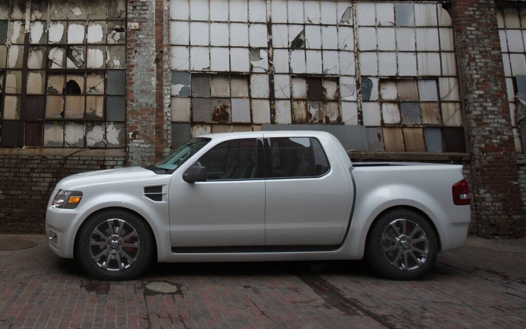 <p>Concept Ford Explorer Sport Trac (2005)</p>