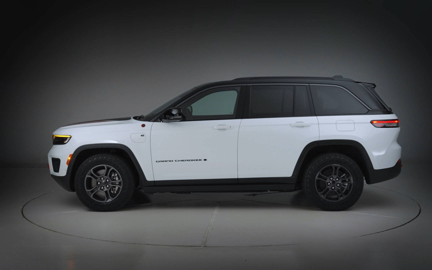 <p>Jeep Grand Cherokee 4xe Trailhawk 2026</p>