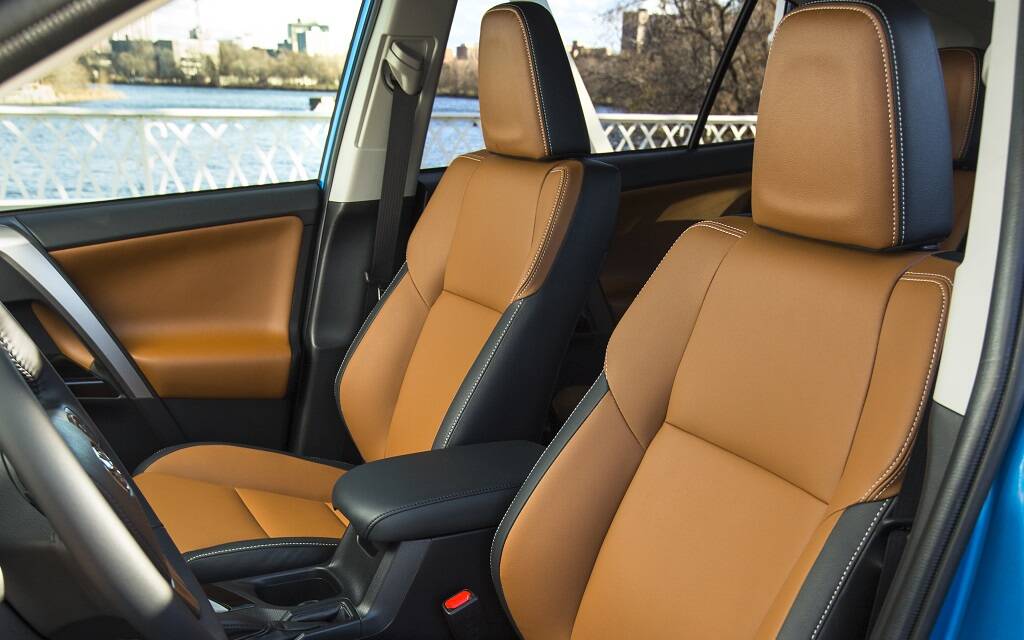 <p>Toyota RAV4 Hybrid 2016</p>