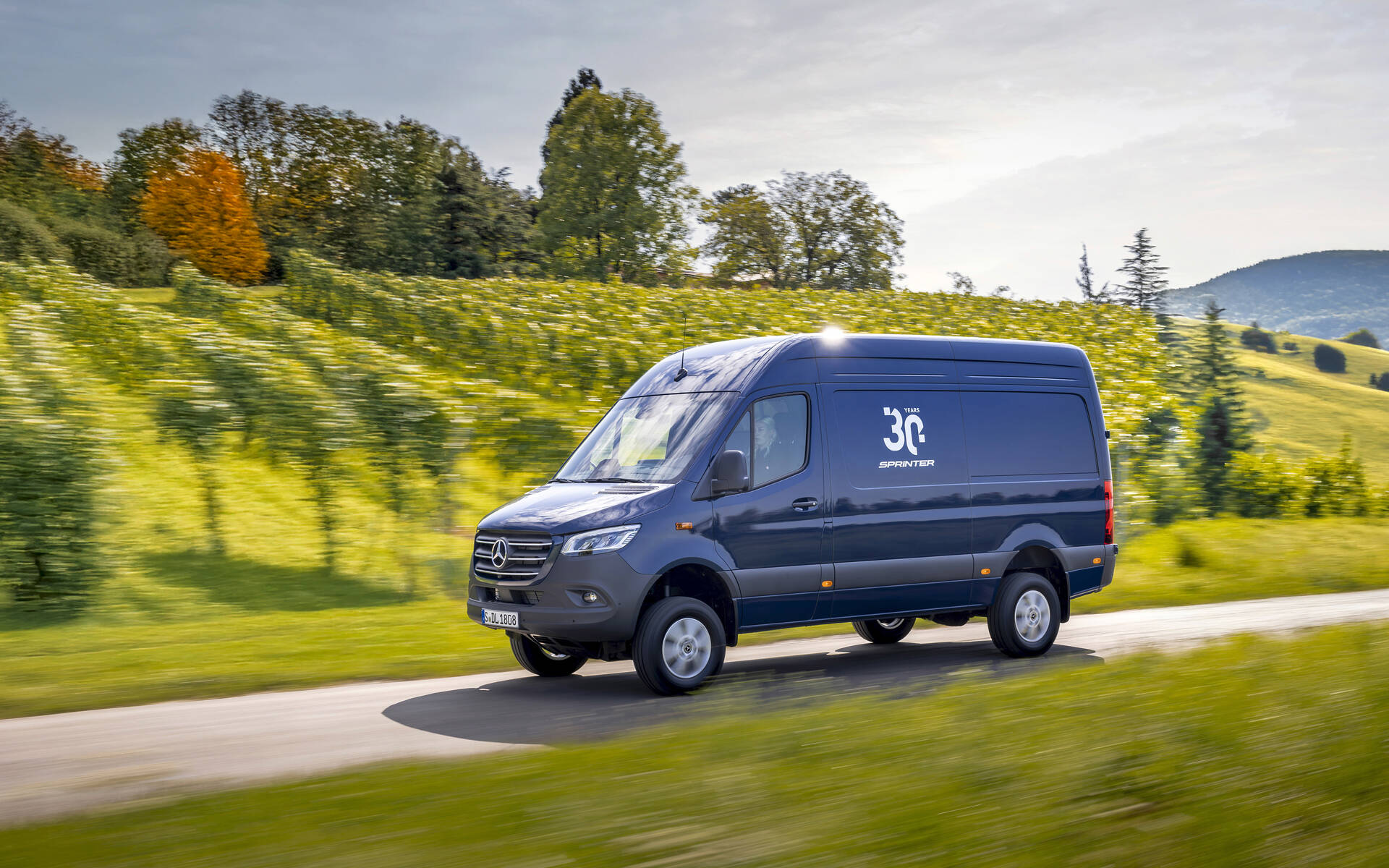 <p>Mercedes-Benz Sprinter 4x4 2025</p>