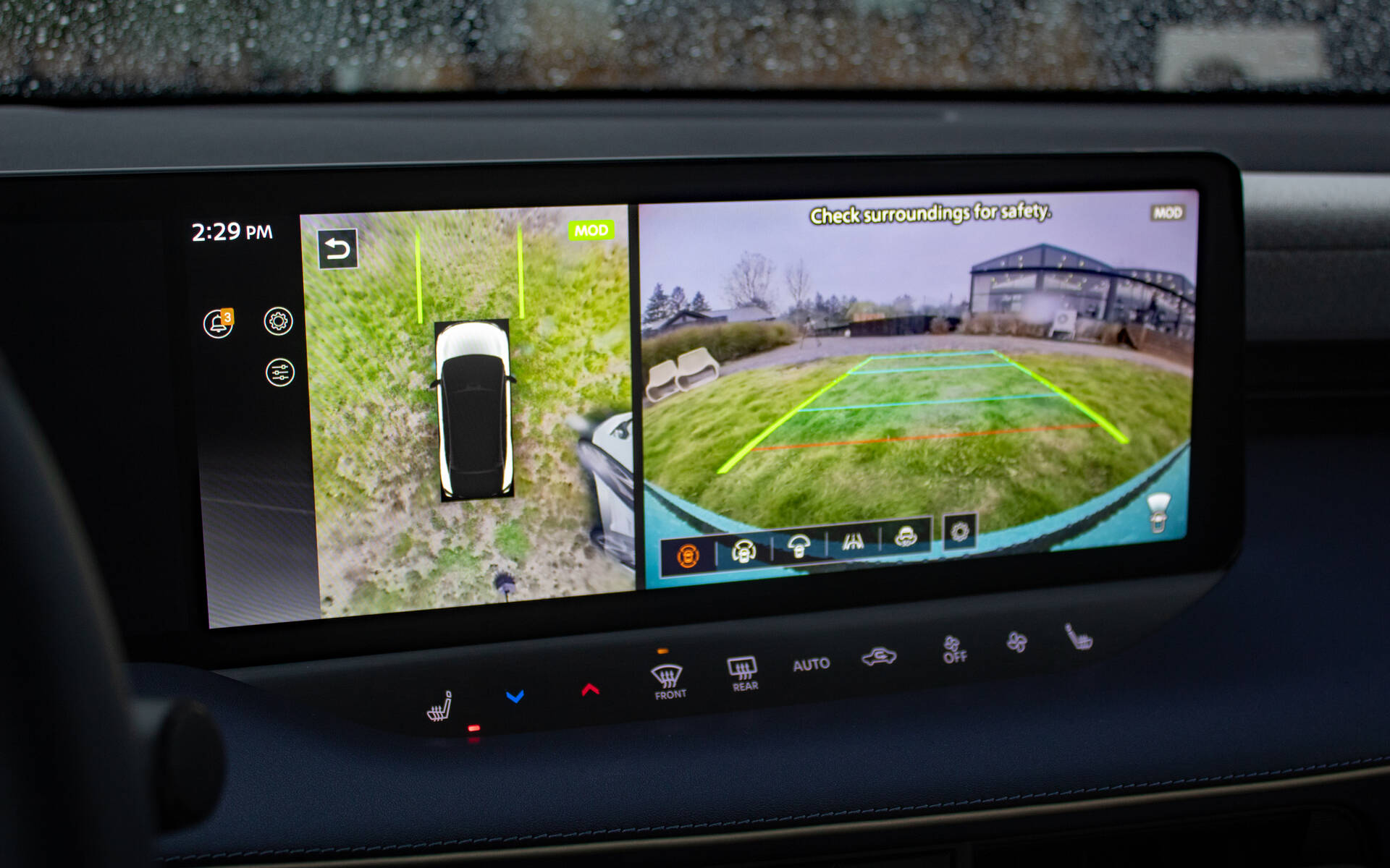 <p>2026 Nissan LEAF Platinum+</p>