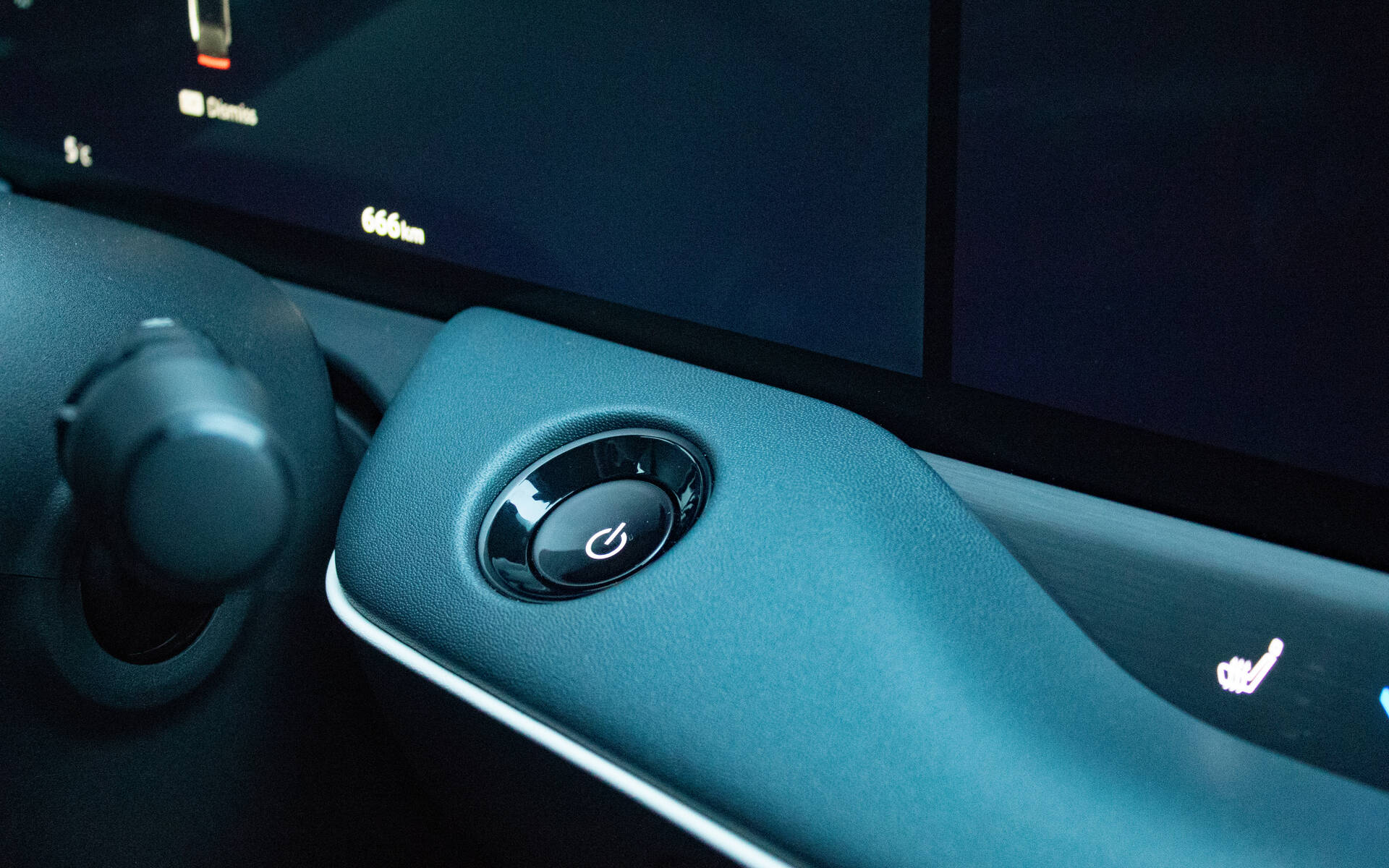 <p>2026 Nissan LEAF SV+</p>