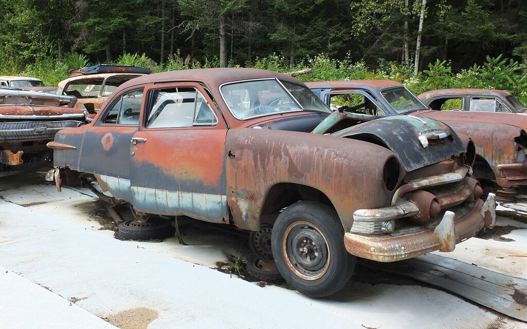 <p>Ford DeLuxe 1951</p>