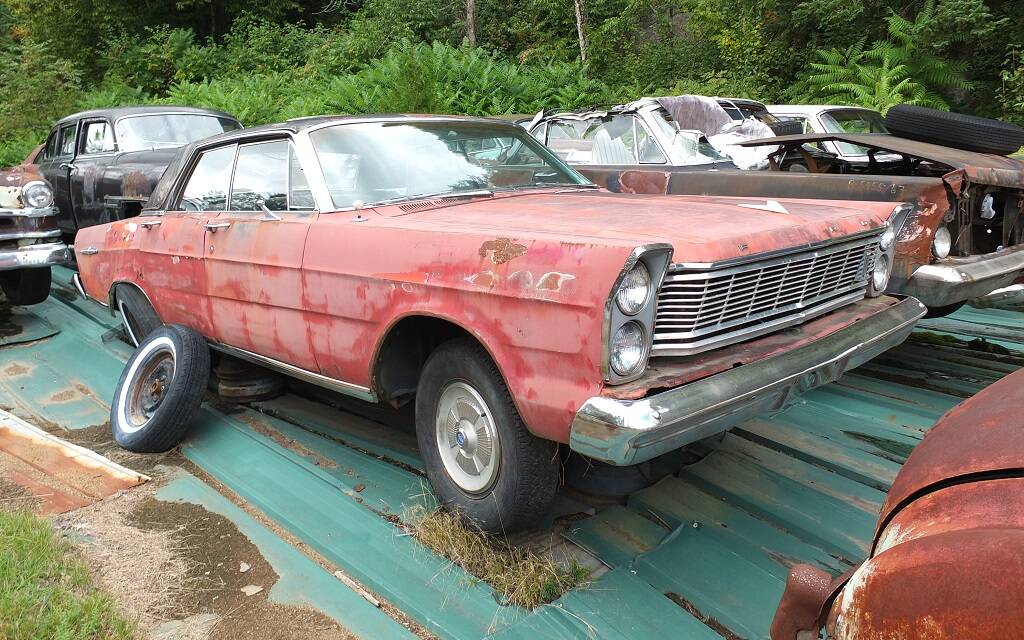 <p>Ford Custom 500&nbsp;1965</p>