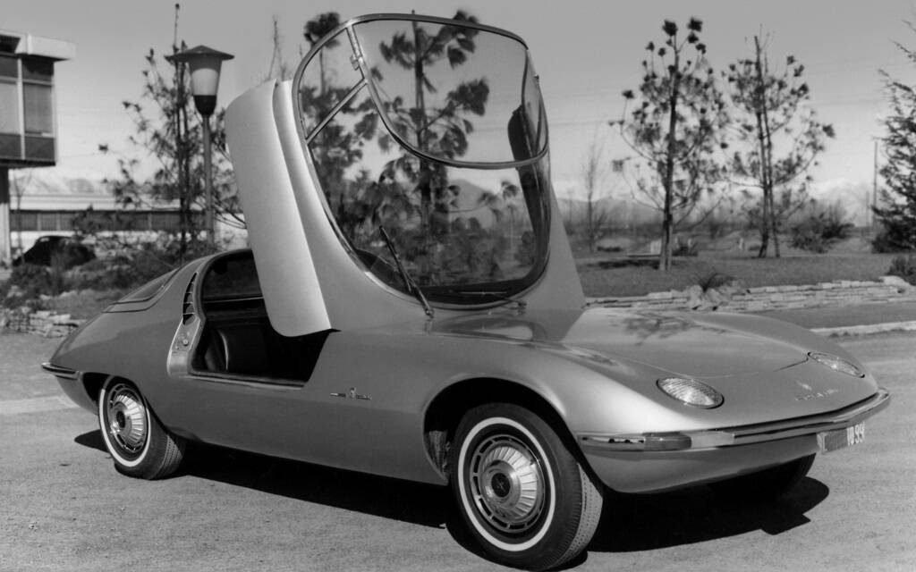 <p>Chevrolet Corvair Testudo (1963)</p>