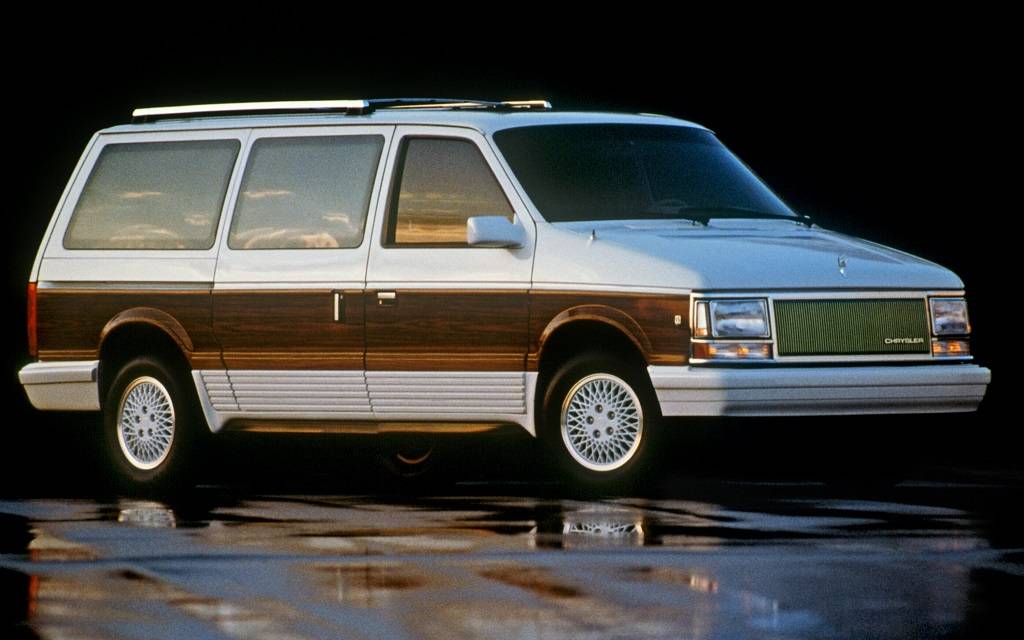 <p>Chrysler Town &amp; Country 1990</p>