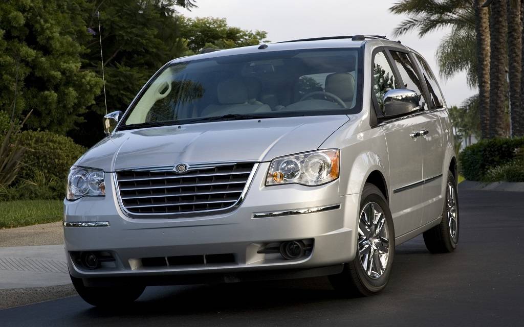 <p>Chrysler Town &amp; Country 2008</p>