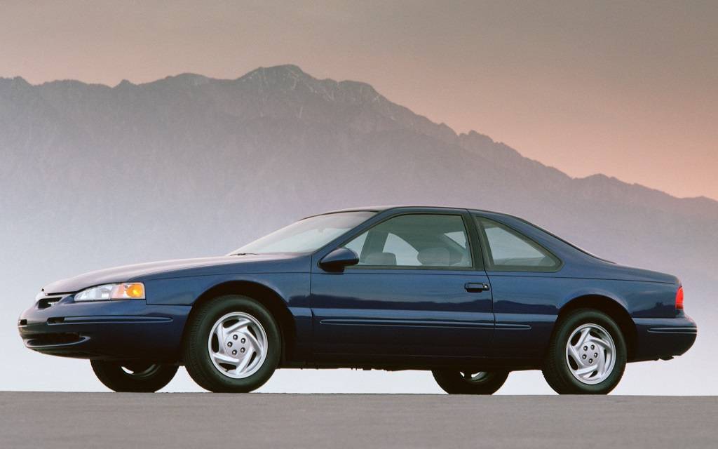 <p>Ford Thunderbird</p>