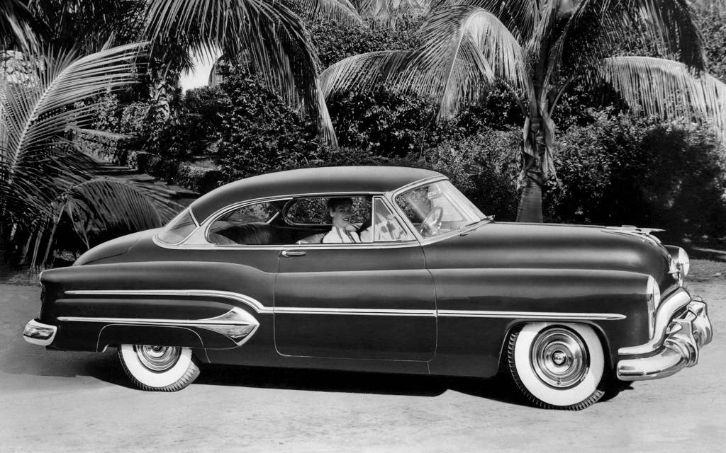 <p>Oldsmobile 98 Holiday coupe 1951</p>