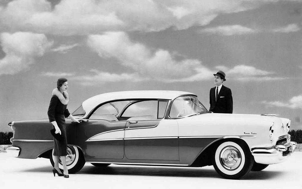 <p>Oldsmobile Ninety-Eight Holiday 1955</p>