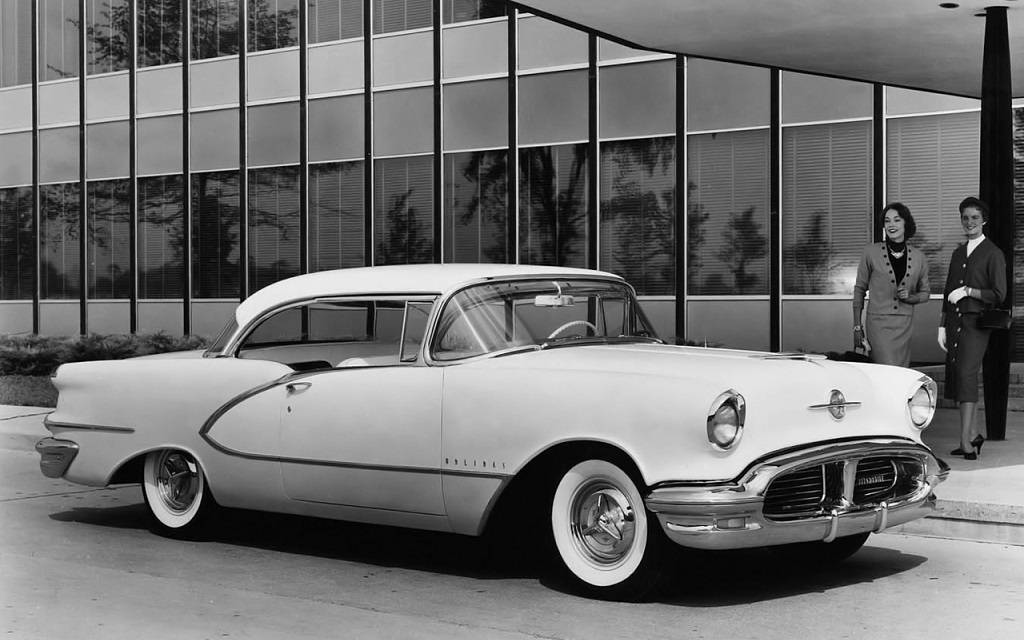 <p>Oldsmobile Ninety-Eight Holiday 1956</p>
