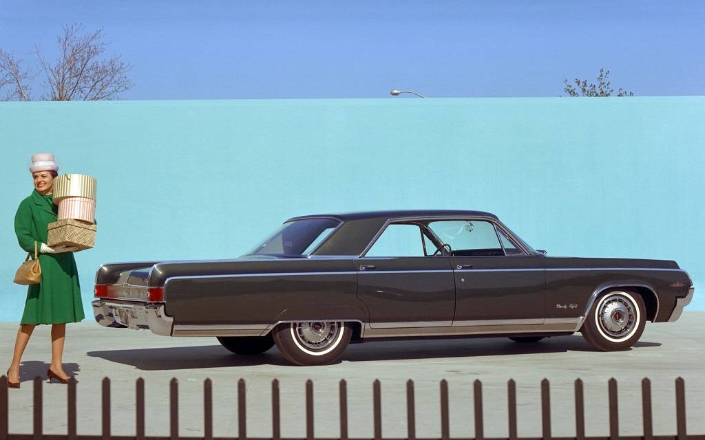 <p>Oldsmobile Ninety-Eight Holiday 1964</p>
