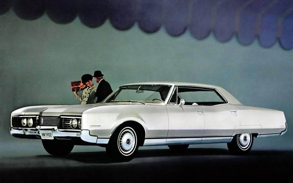 <p>Oldsmobile Ninety-Eight Holiday 1967</p>