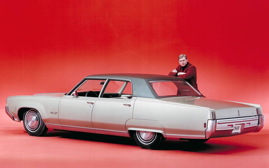 <p>Oldsmobile Ninety-Eight Luxury 1969</p>