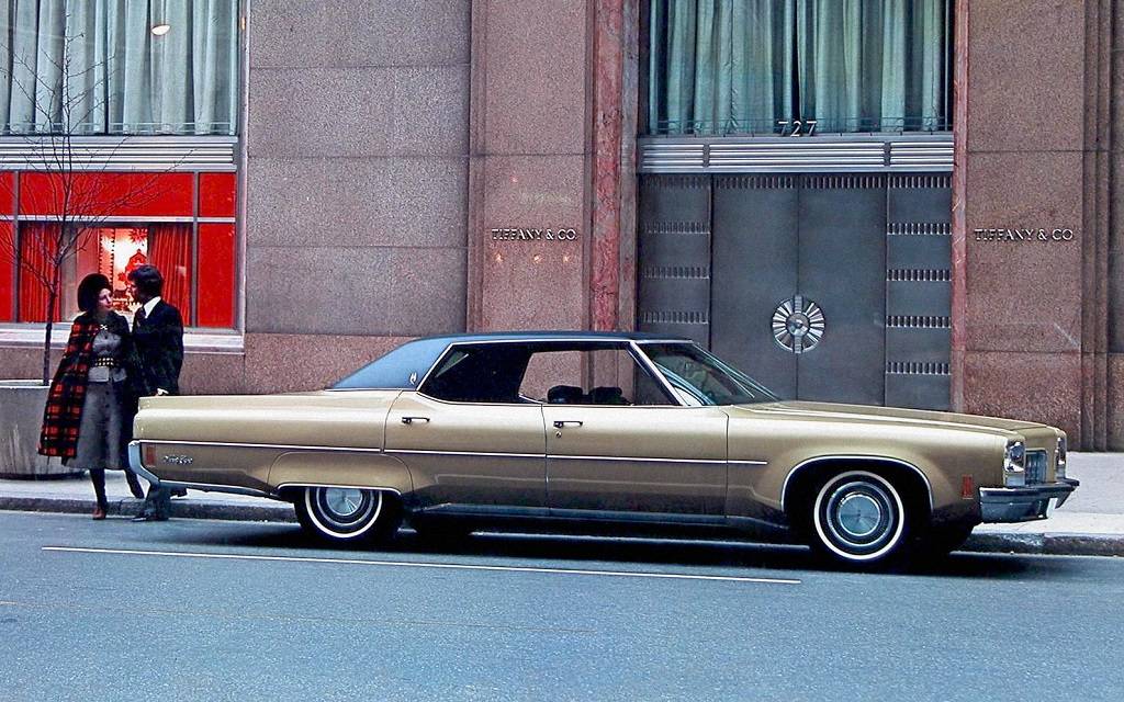 <p>Oldsmobile Ninety-Eight Luxury 1972</p>
