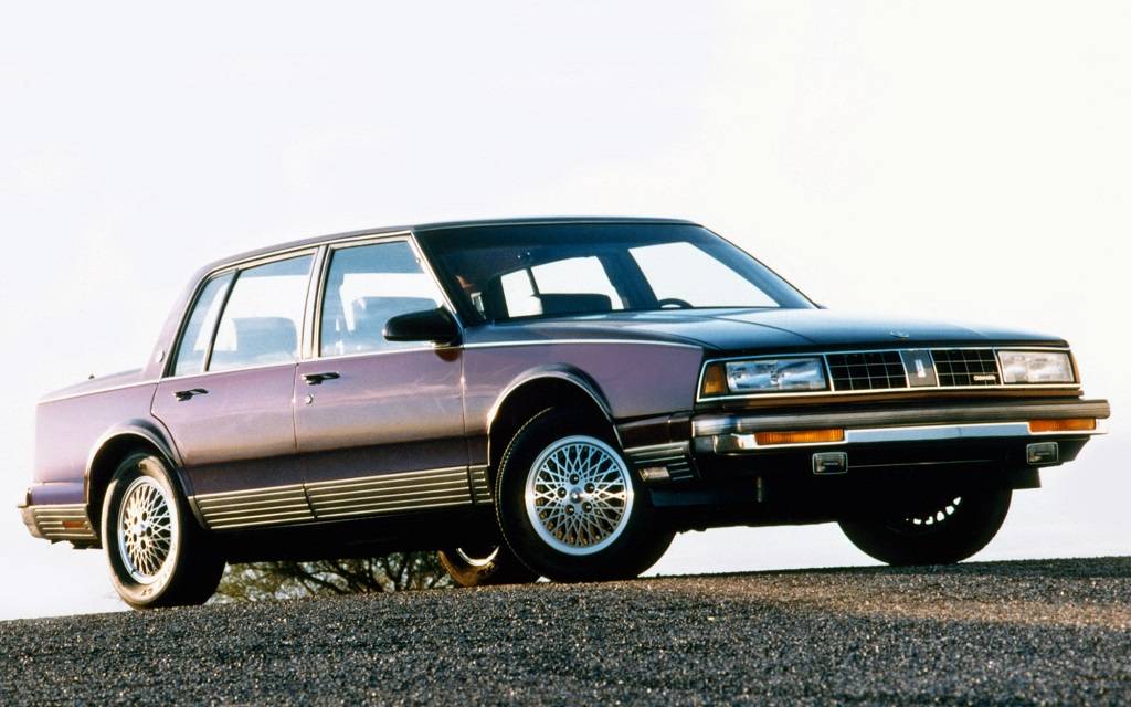 <p>Oldsmobile Ninety-Eight Touring 1987</p>