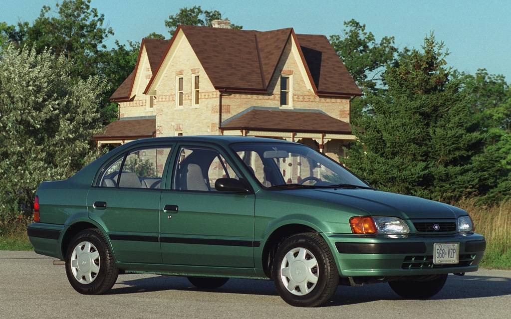 <p>Toyota Tercel 1995 (cinquème génération)</p>