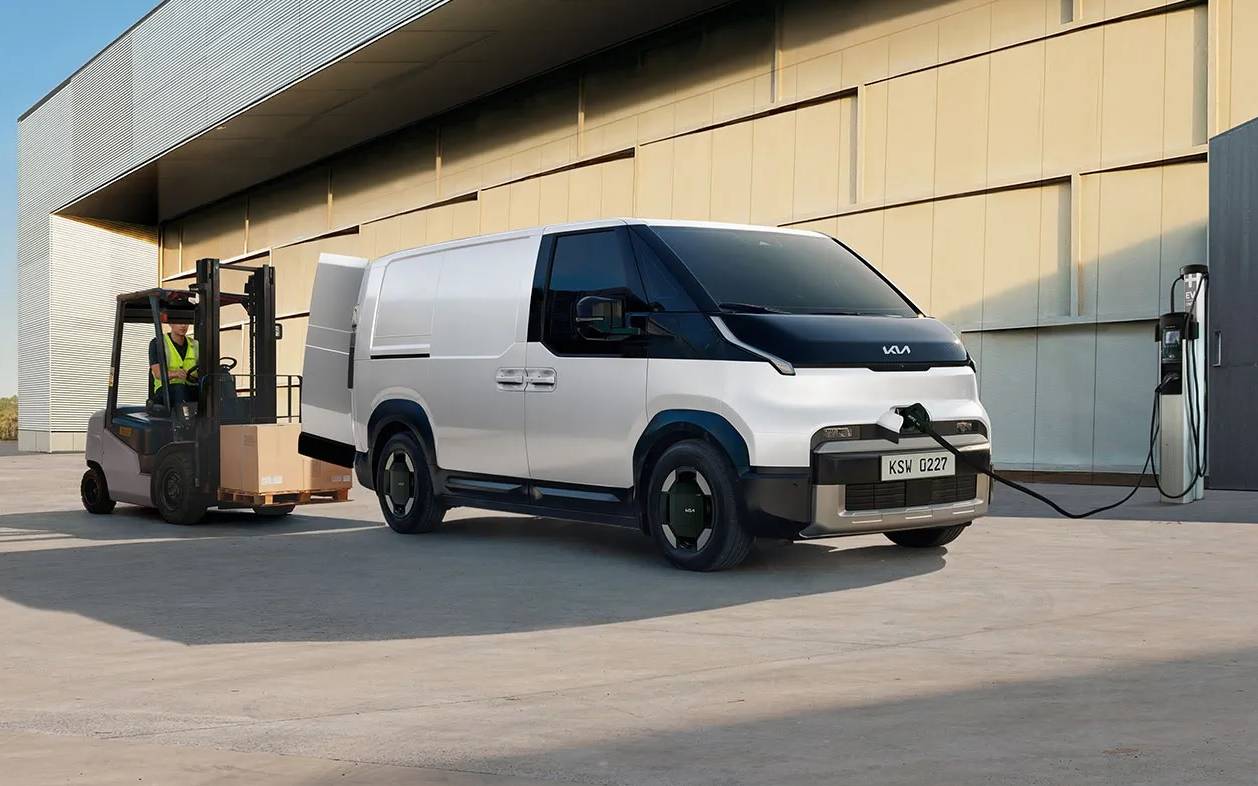 فان كيا PV5 Cargo الكهربائية 2027 بسعر يبدأ من 46995 دولار كندي